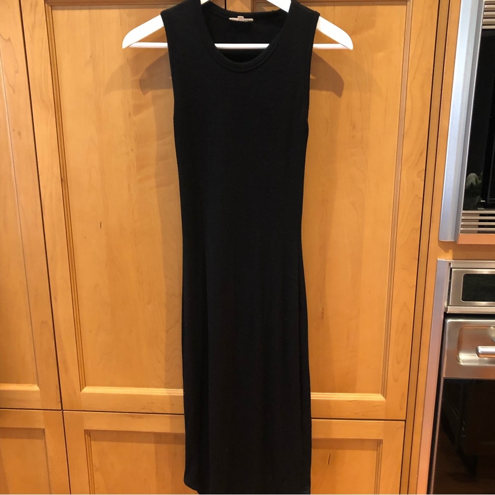 Wilfred free xxs sleeveless black dress. 48 rayon 48 poly 4 spandex